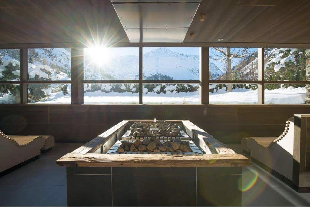 Verwöhnhotel Wildspitze St. Leonhard im Pitztal Exterior foto